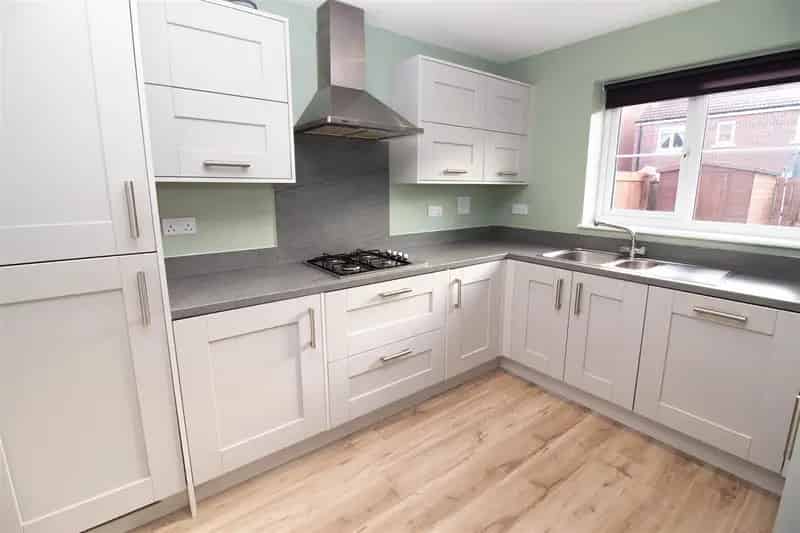 3 Bedroom Detached House to Rent