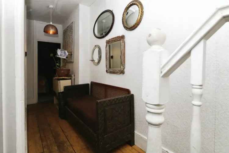 Three Bedroom Mid Terrace House Near West Worthing Train Station