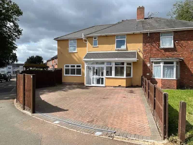 4 Bedroom Semi Detached House For Sale