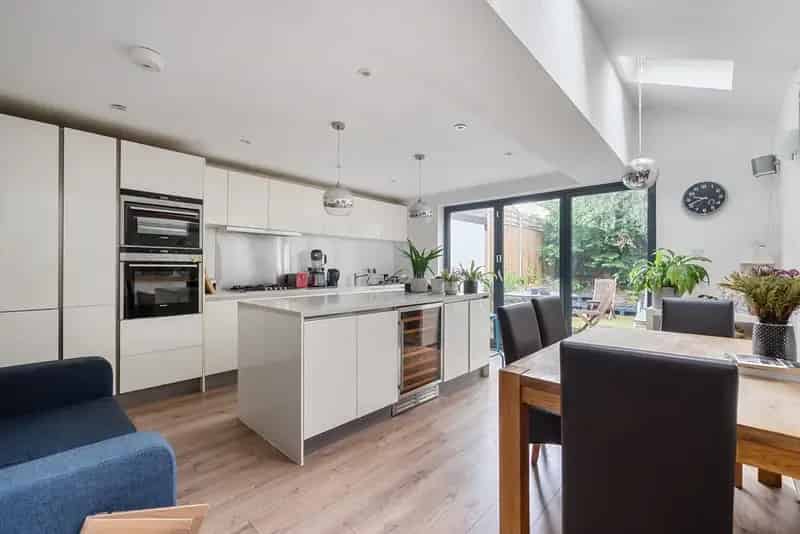 Five Bedroom Terrace House Stunning Kitchen No Forward Chain