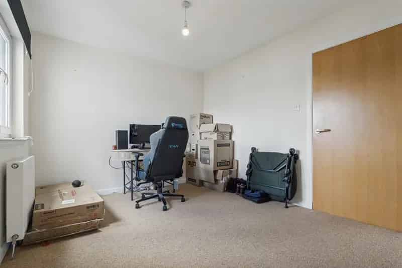 Spacious 2-Bed Apartment with Parking Near City Centre