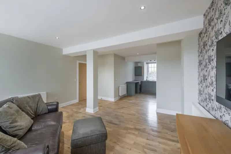 2 Bedroom Flat for Sale Ochil Hills