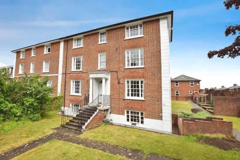 2 Bedroom Apartment for Sale in Exeter