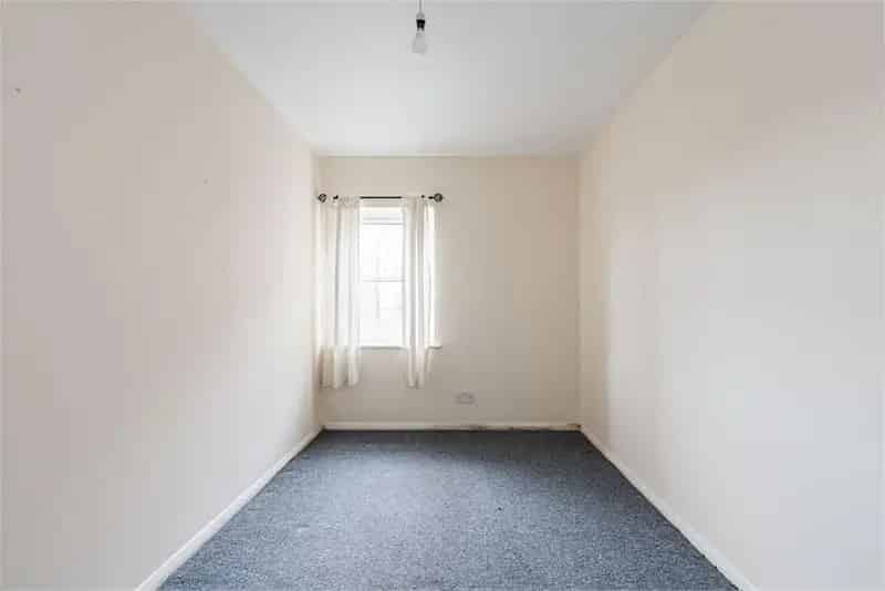 2 Bed Flat Bellevue - First Floor with Parking