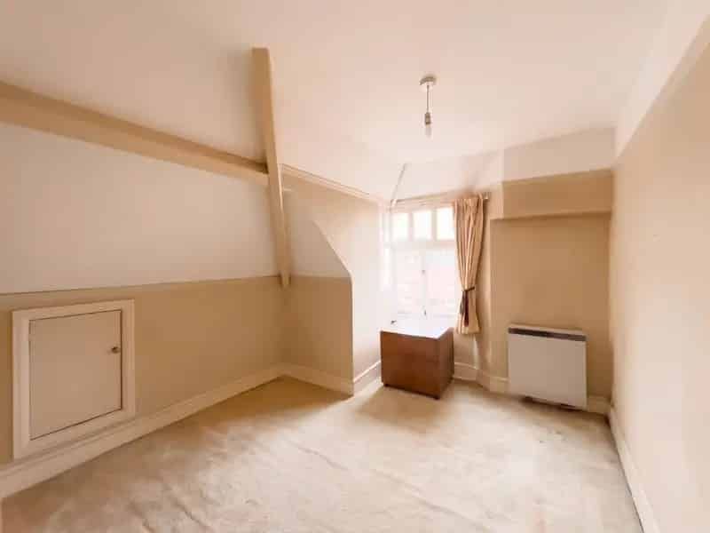 2 Bed Flat Exeter City Centre  Victorian Character