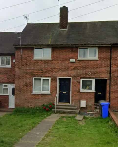 3 Bed House Gervase Avenue Large Garden