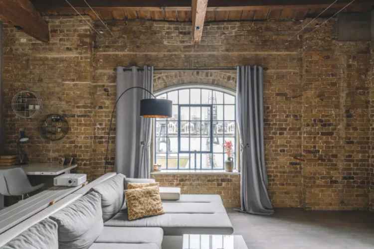 Apartment For Sale in London, England