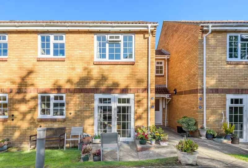 2 Bedroom Retirement Apartment Near Six Ways