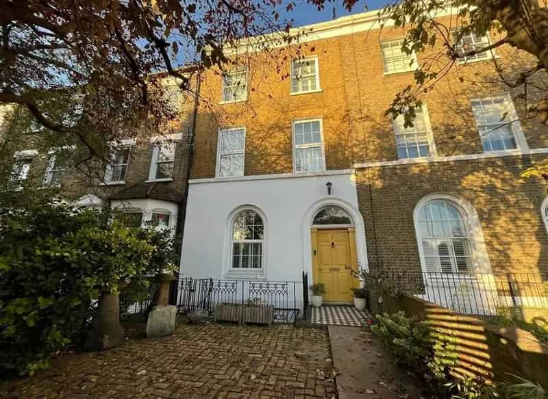 Renovated Period Townhouse with Large Garden