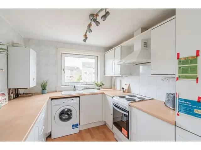 2 Bedroom Flat for Sale in Colinton Mains