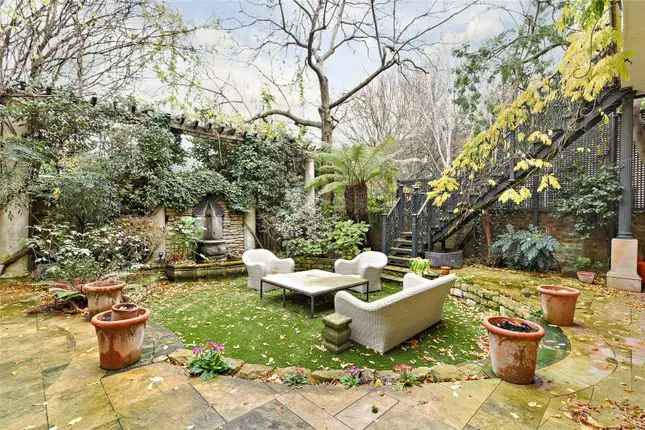 Detached house to rent in Tite Street, Chelsea, London SW3