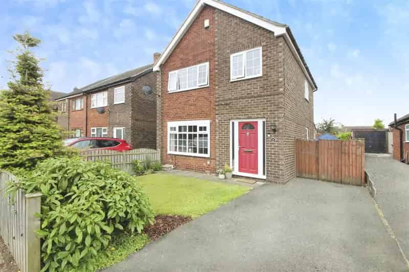 3 Bedroom Detached House to Rent