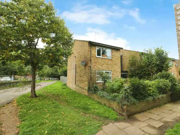 House For Sale in Stevenage, England