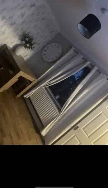 2 Bedroom House with Large Gardens and Solar Panels