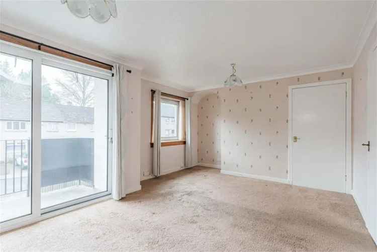 2 Bed Flat - First Floor with 1 Reception Room