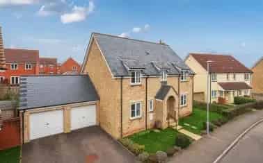 Family Home near Wellington with 5 Bedrooms, Double Garage and Garden