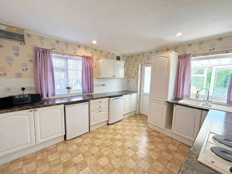 2 Bed Detached Bungalow For Sale