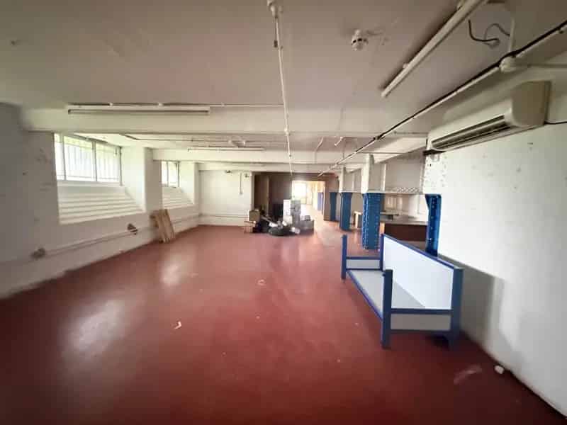 4600 sq ft Commercial Unit to Rent in Leicester