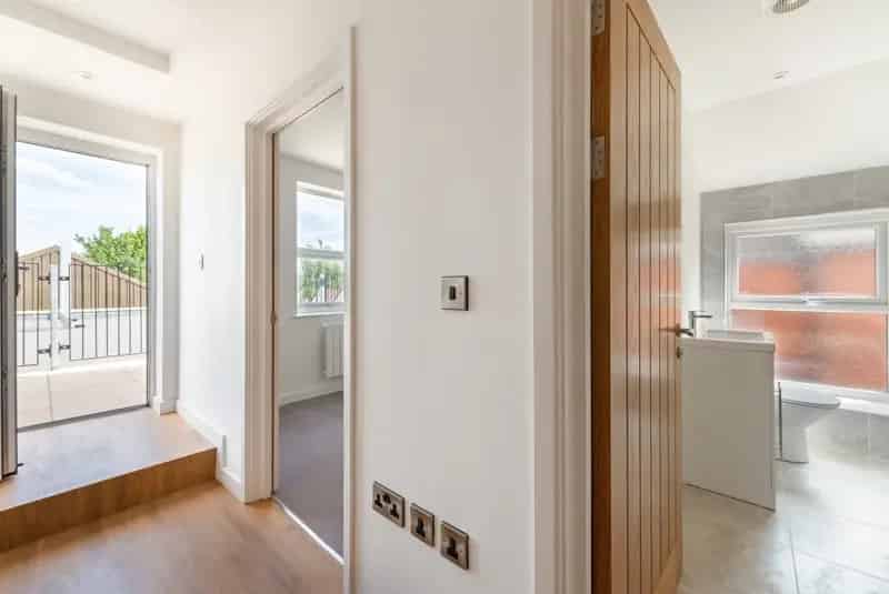1 Bedroom Flat to Rent Sunninghill High Street