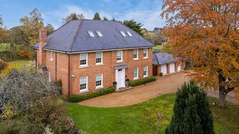 6 Bedroom Detached Georgian House with Triple Garage and Landscaped Gardens