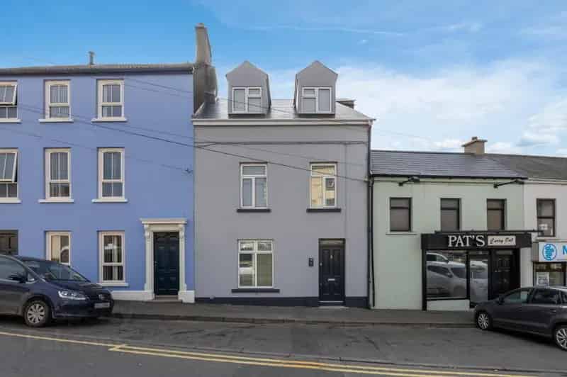 Fully Renovated 4-Bed Mid Terrace House Newry City Centre