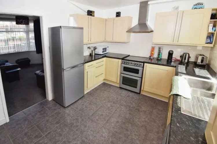 3 Bedroom Mid Terrace House For Sale Holbrooks Coventry