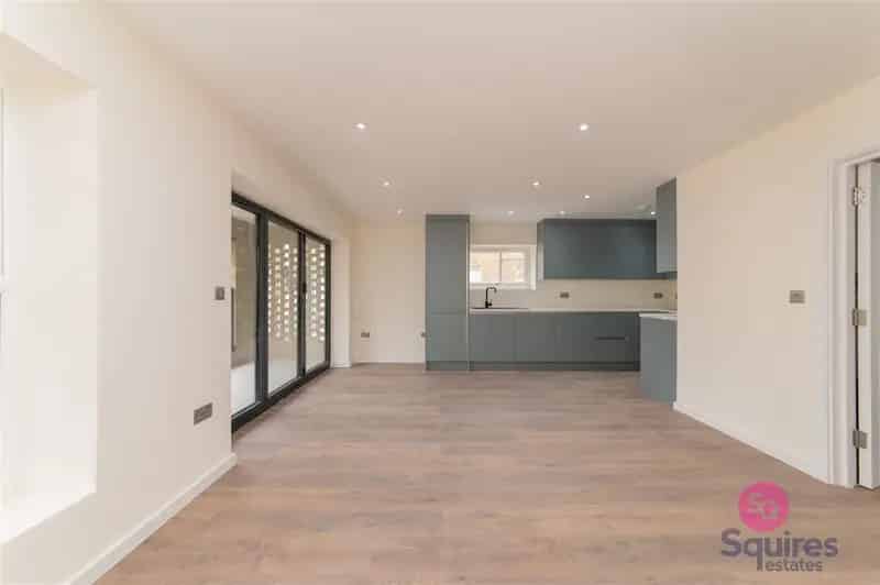 2 Bedroom Flat House to Rent New Southgate