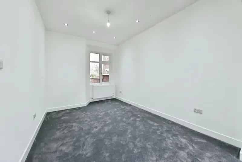 3 Double Bedroom Family Home - Newly Refurbished