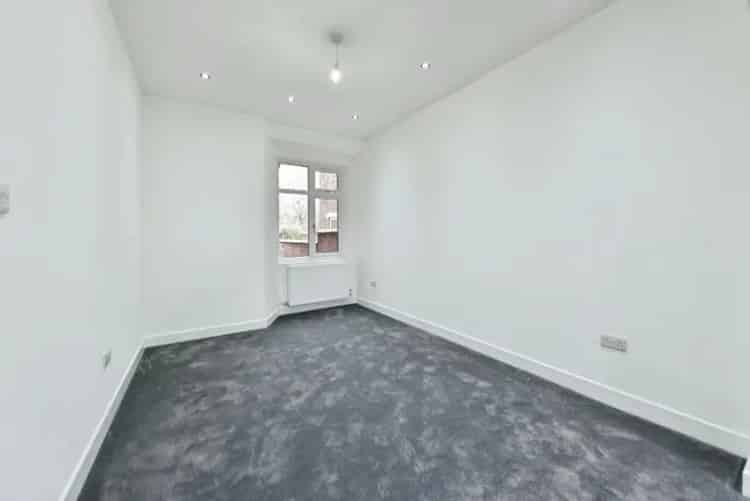 3 Double Bedroom Family Home - Newly Refurbished