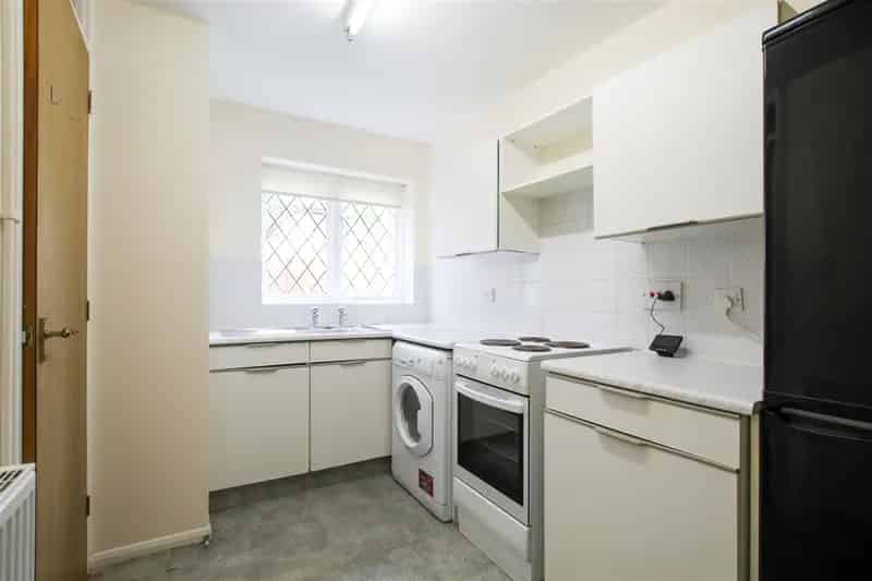 2 Bedroom End of Terrace House to Rent