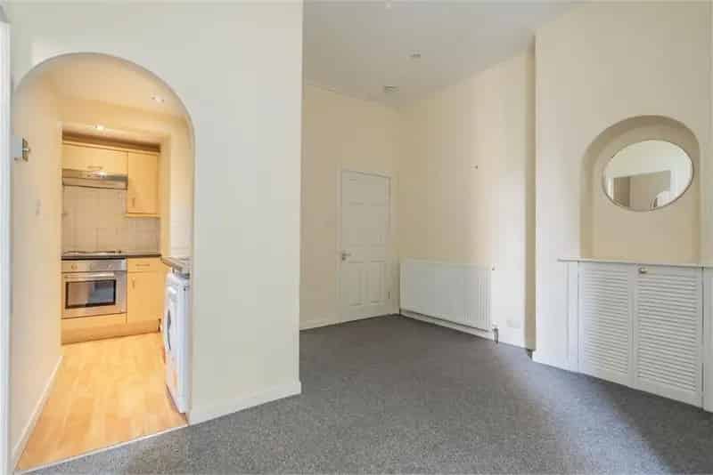 1 Bed Flat Leith Ground Floor Near Ocean Terminal