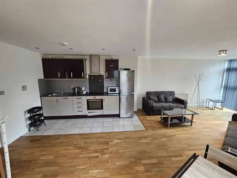 2 Bedroom Flat to Rent in Cardiff City Centre