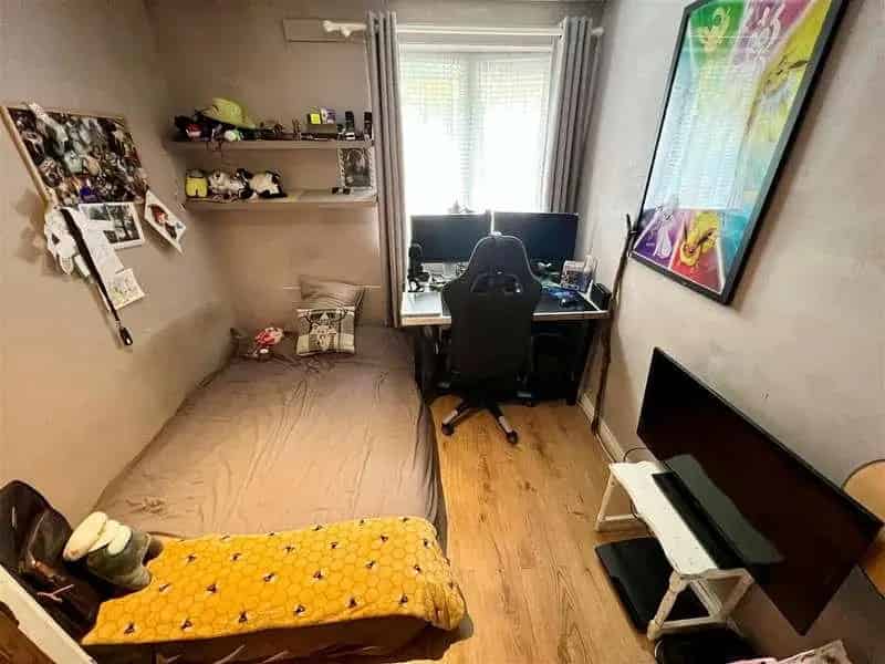 4 bed house for sale
