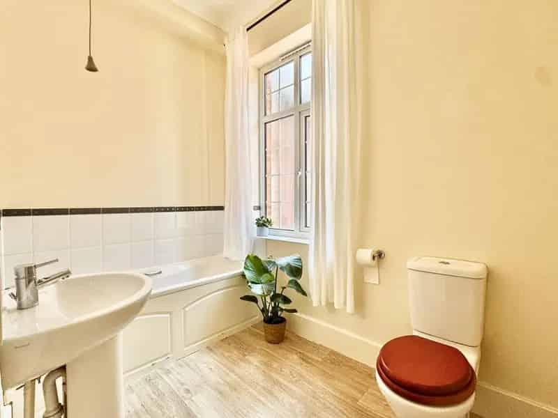 2 Bedroom Flat for Sale Folkestone Kent