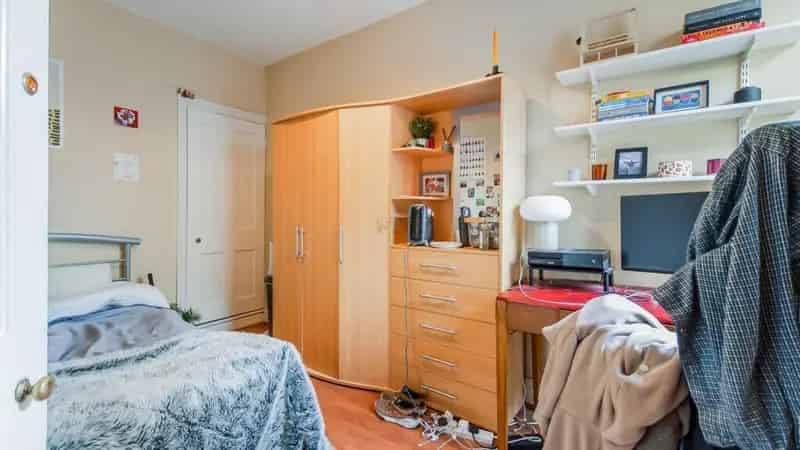 4 Bedroom Student House Near UOB