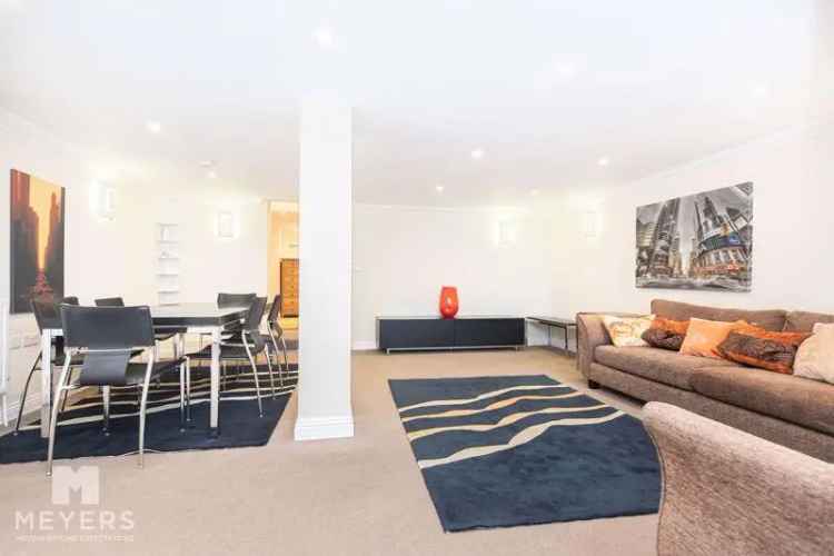 4 Bedroom Duplex Near Award Winning Beaches