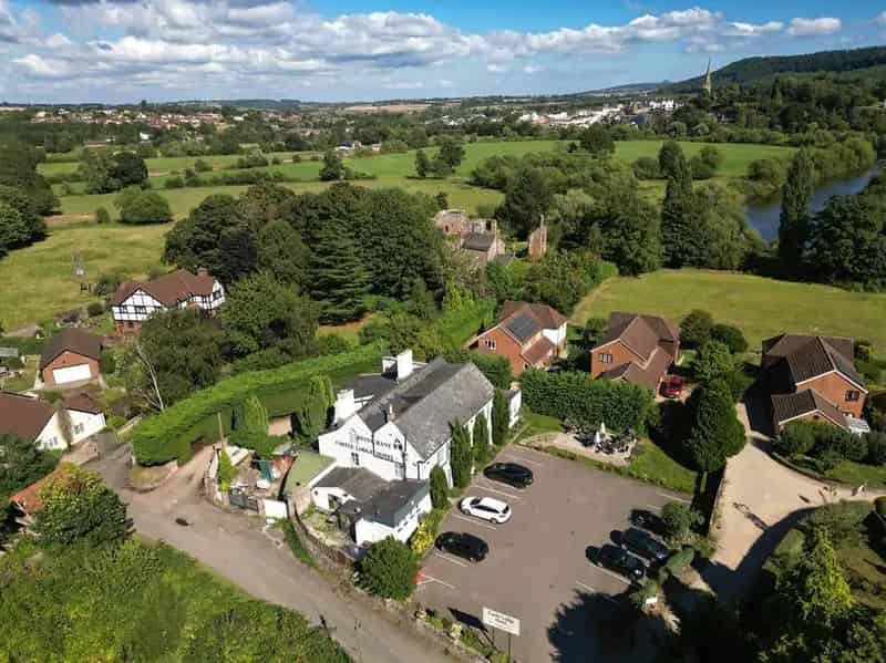 Elegant Ten Bedroom Hotel Near Wye Valley AONB