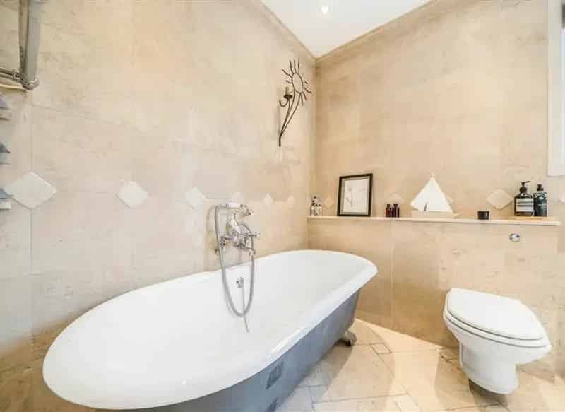 Spacious One Bedroom Flat Redcliffe Square High Ceilings Designer Features