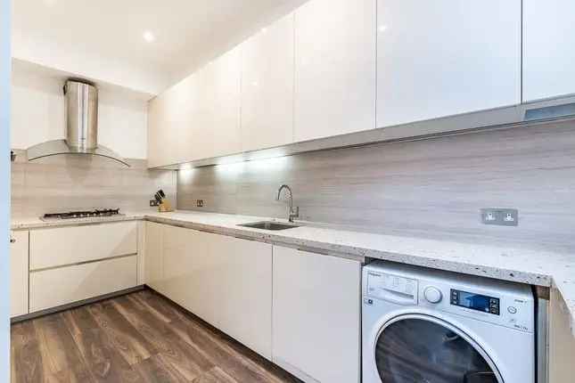 Mews house to rent in Logan Mews, London W8