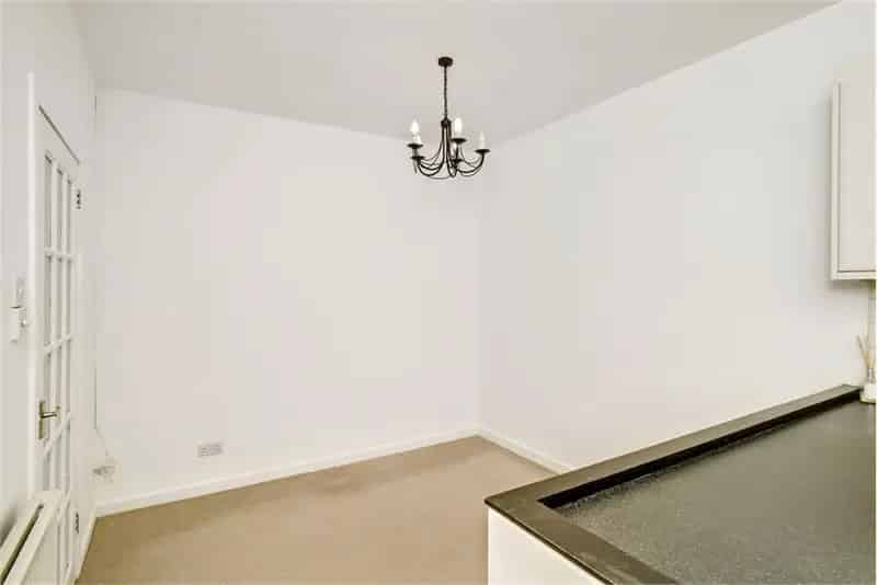 1 Bed Upper Flat Blackhall Edinburgh Spacious Dining Kitchen Private Garage