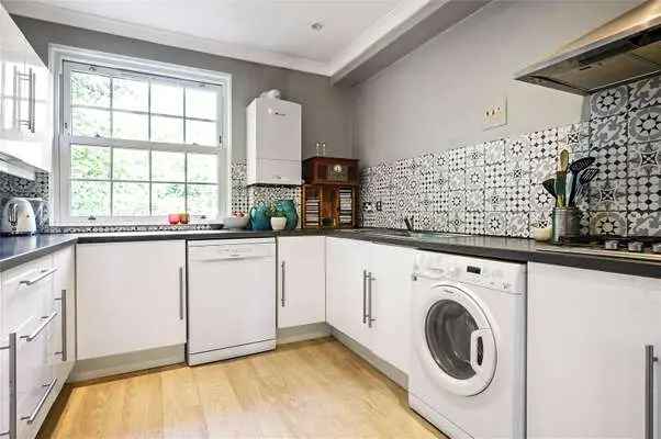 2-Bed Apartment in Central Islington with Garden