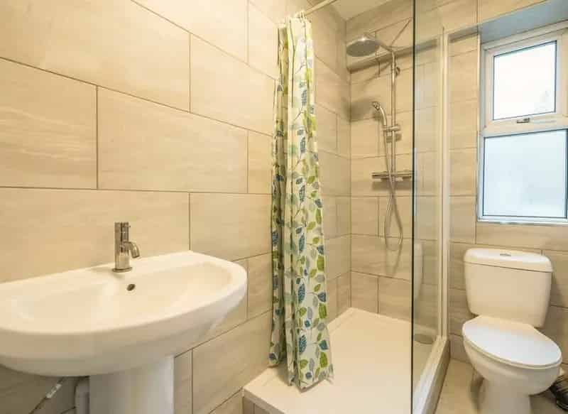 Two Double Bedroom Apartment on Mare Street with Private Roof Terrace
