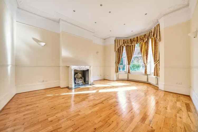 House For Sale in London, England