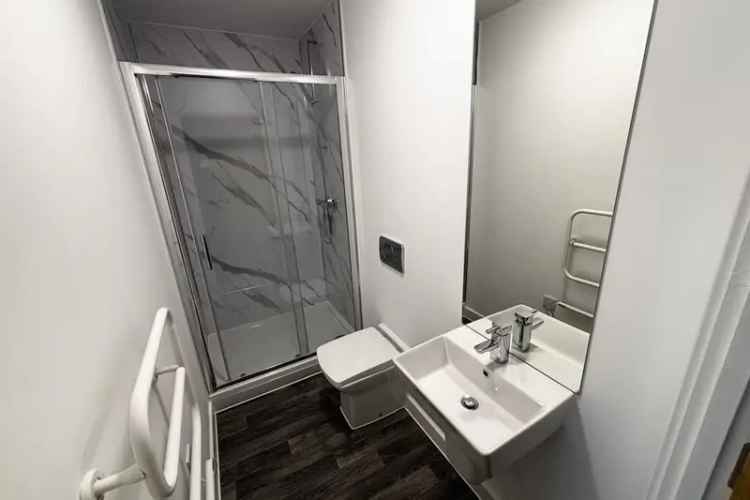 Modern 1-Bedroom Apartment in City Center - Immediate Occupancy