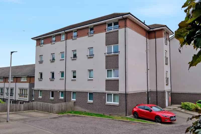 Two Bedroom Top Floor Apartment in Bucksburn