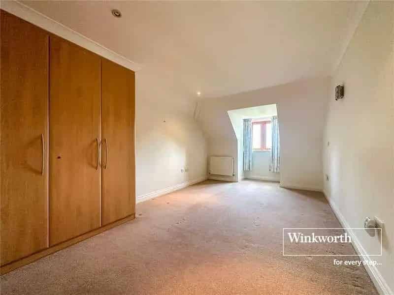 3 Bed 3 Bath Penthouse Apartment For Sale