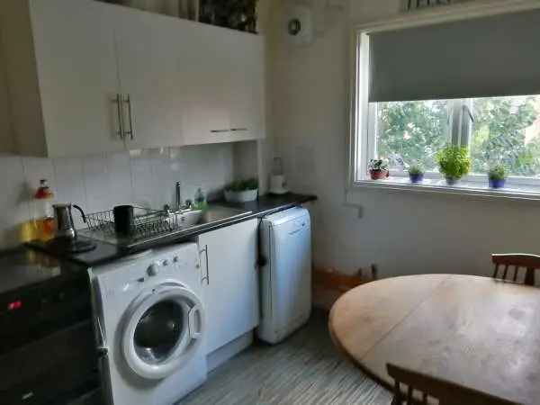 Flat For Rent in Tendring, England