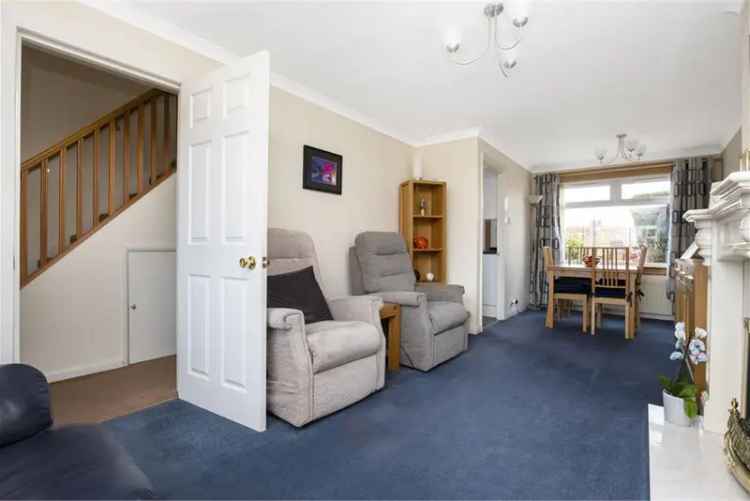 3 Bed Semi-Detached House in Currie, Edinburgh
