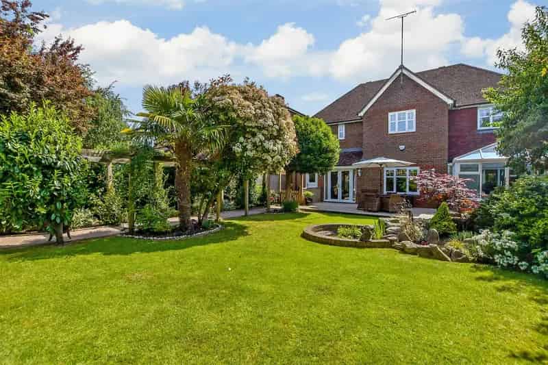 5 Bedroom Detached House for Sale in Staplehurst
