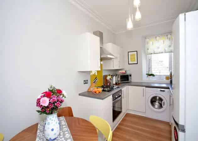 2nd Floor Flat Aberdeen City Centre - Upgraded Kitchen and Bathroom